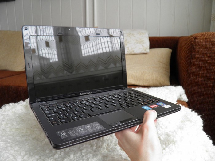 Lenovo IdeaPad U165 – příjemný a levný minibook s AMD Vision (minirecenze)