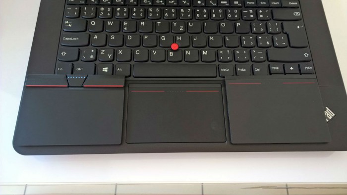 Do 14" ThinkPadu E (E431, E440) nový 3+2 clickpad nelze namontovat