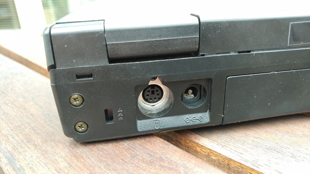PC Portable Vintage Retro Gaming 1994 IBM ThinkPad 340 CSE IBM 486 + Chargeur