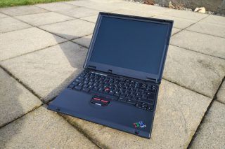 IBM ThinkPad A21e body 5