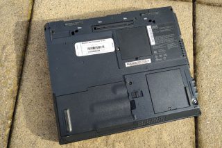 IBM ThinkPad A21e bottom