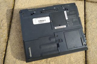 IBM ThinkPad A21e bottom