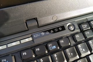 IBM ThinkPad A21e indicators