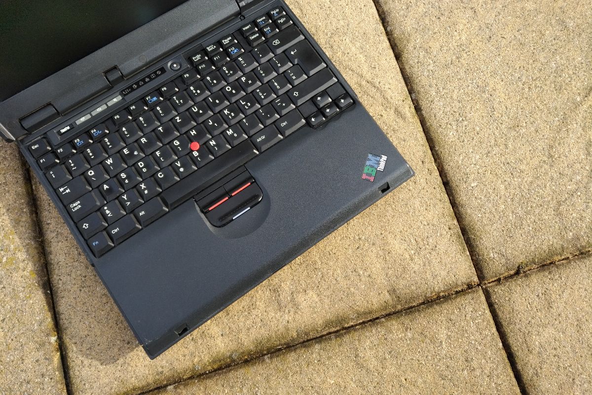 IBM ThinkPad A21e photo