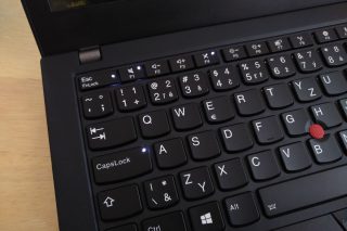 Z bílých diod místo oranžových vaše oči v noci dvakrát nadšené nebudou.