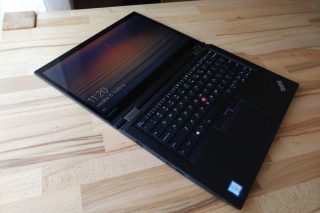 Plně otevřené víko.