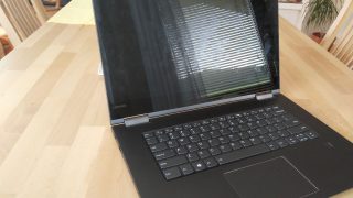 Tenké-rámečky-zajistili-poměrně-malou-velikost-na-156-dispelj.