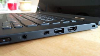 Levý-bok-zařízení