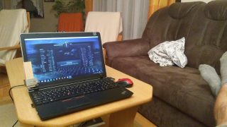 (2017) Zlomené panty a domácí oprava.