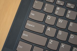 Indikátor Caps Lock.