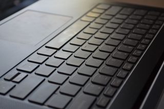 Design notebooků IdeaPad se s léty příliš nemění. A podle mě to není na škodu.