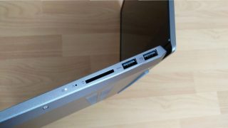 Pravá strana notebooku