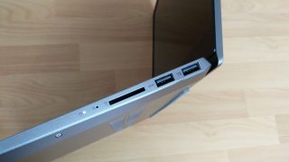 Pravá strana notebooku