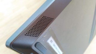 Umístění reproduktorů u menší 14 verze jsou reproduktory umístěny vedle klávesnice