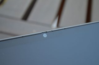 Webkamera v odkrytém režimu.