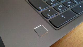 tečka otisků prstu