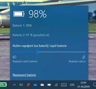 Zobrazení dvou baterií v režimu Power Bridge.