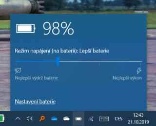 Zobrazení jedné baterie (režim Power Bridge není aktivní).