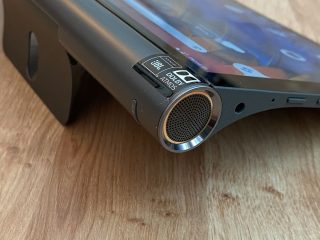 Lenovo-Yoga-Smart-Tab-foto-0013