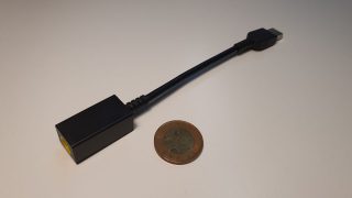 Převodní kabel je dlouhý 17 cm.