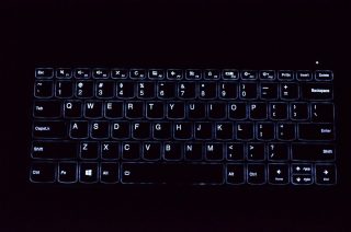 Podsvícení klávesnice, vyšší stupeň.