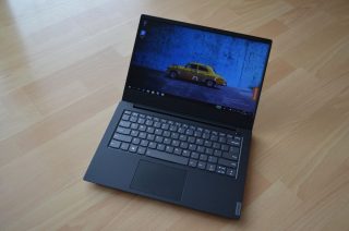 Design IdeaPadu S340-14 nepřekvapí.