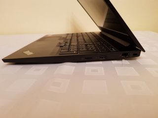 E595 - Konektory vpravo