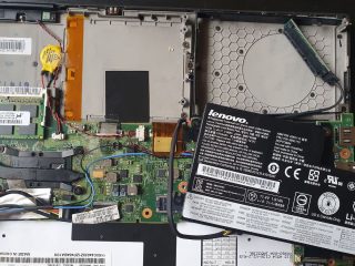 X240 TouchpadSwap OdhaleniSroubu