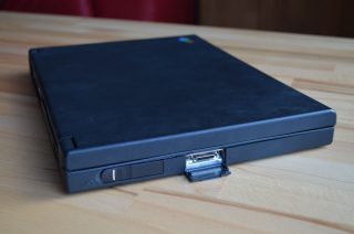 Konektor pro připojení externí disketové mechaniky.