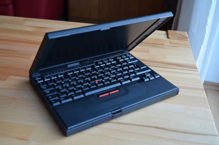 IBM ThinkPad 560 jako návrat do devadesátek (galerie)