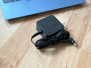 IdeaPad Slim 1-11AST-foto-13