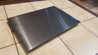 Víko je lapač otisků