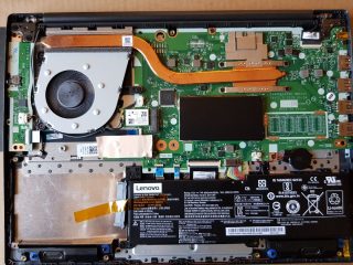 Ideapa S145-14API vnitřek