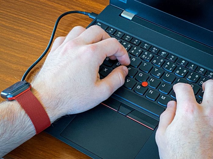 Kuriozita: ThinkPad T590 se sám od sebe uspává – řešení