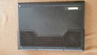 Spodní strana zařízení Legion Y540