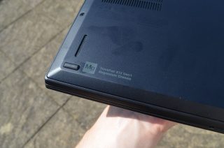 Lenovo připomíná, že je základna hořčíková.