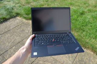 Základna drží i při náročnějším zacházení.