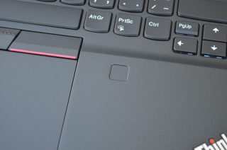 Čtečka otisku prstu funguje dobře.