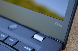 Panty a zapínací tlačítko.