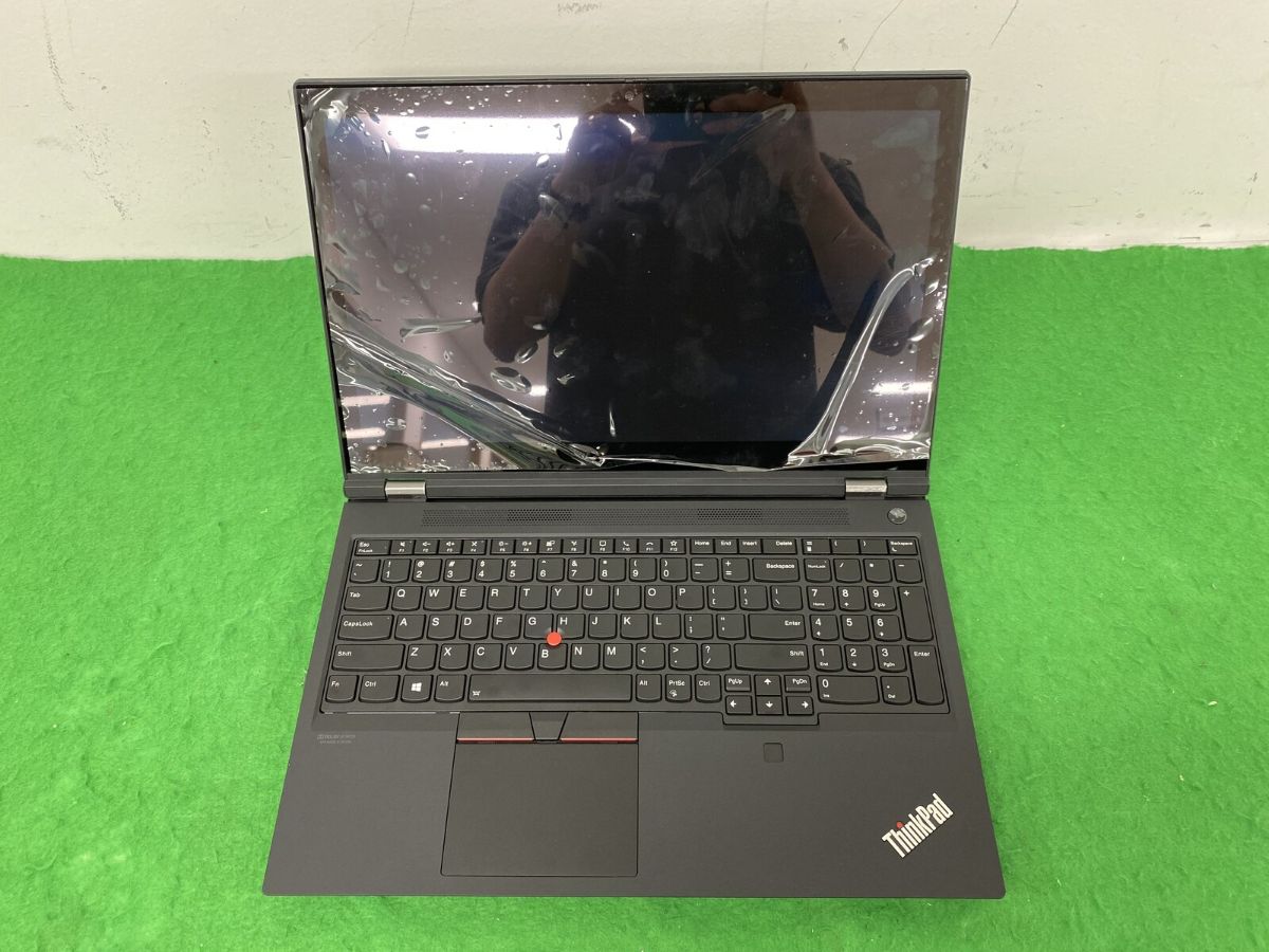 Je tohle ThinkPad T15g? Zdroj: Notebookcheck