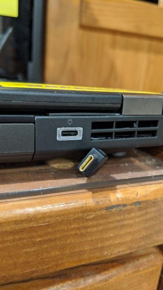USB-C mod, ThinkPad T440p. Zdroj: Reddit