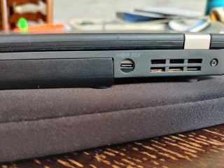 USB-C mod, ThinkPad X220. Zdroj: Reddit