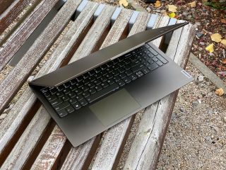 Lenovo Yoga Creator 7-15IMH05 foto 004