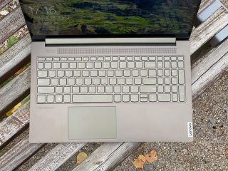 Lenovo Yoga Creator 7-15IMH05 foto 009