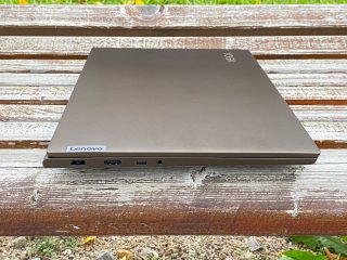 Lenovo Yoga Creator 7-15IMH05 foto 019