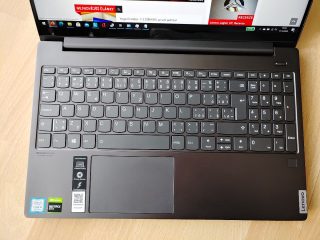 lenovo-yoga-s740-15irl-klavesnice