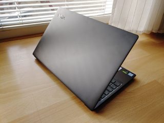 lenovo-yoga-s740-15irl-pohled3