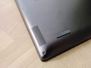 lenovo-yoga-s740-15irl-reproduktor