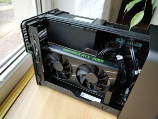 Uvnitř nalezneme slušnou grafiku střední třídy.