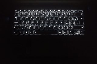 Pohled na podsvícení klávesnice.